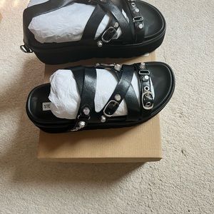 Steve Madden Brant Black Strappy Flatform Sandals